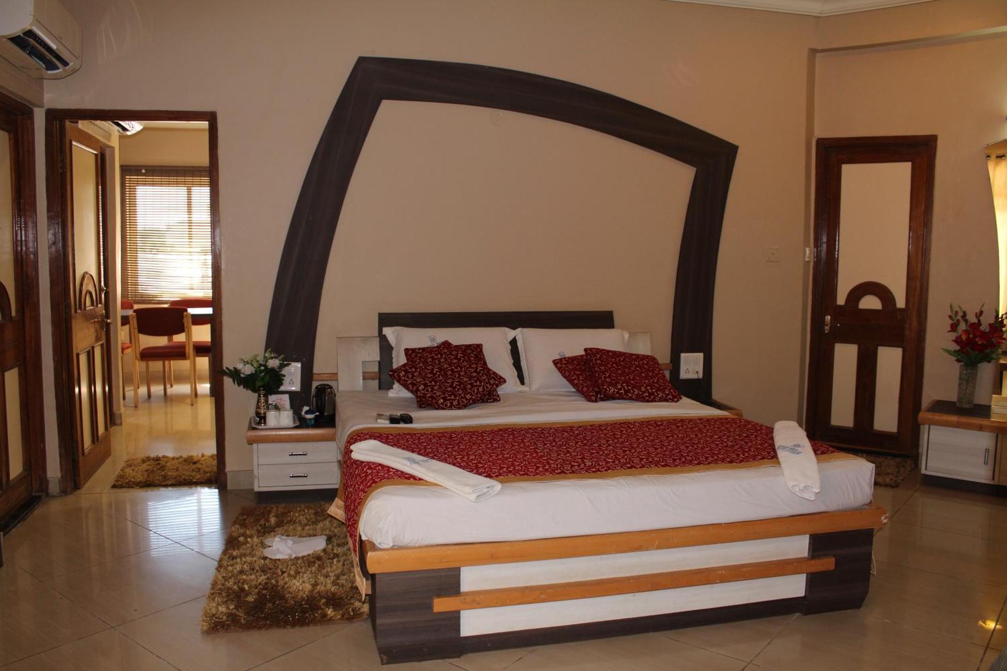 Hotel Pooja International Davangere Exterior foto