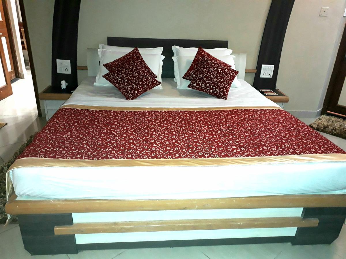Hotel Pooja International Davangere Exterior foto