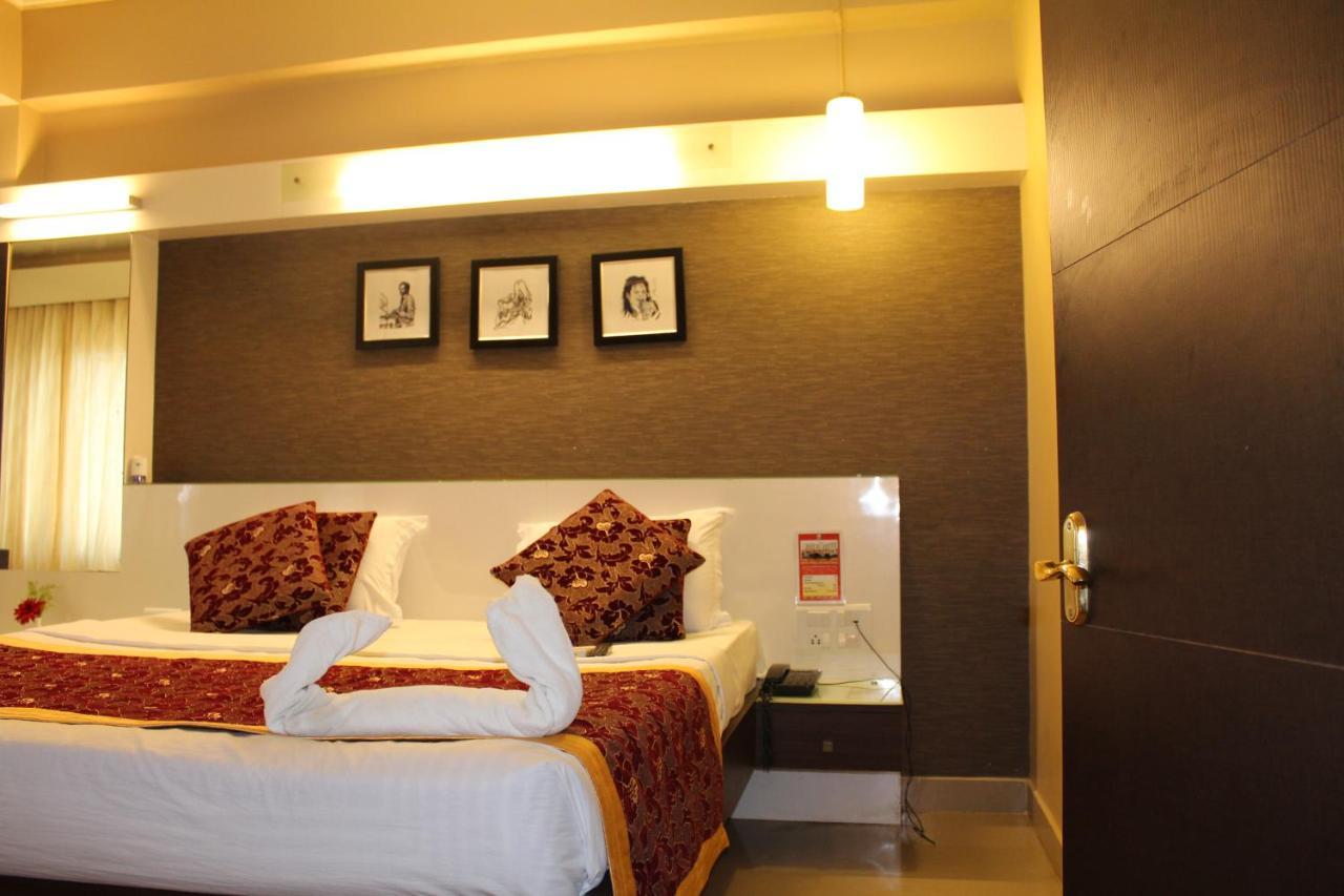 Hotel Pooja International Davangere Exterior foto
